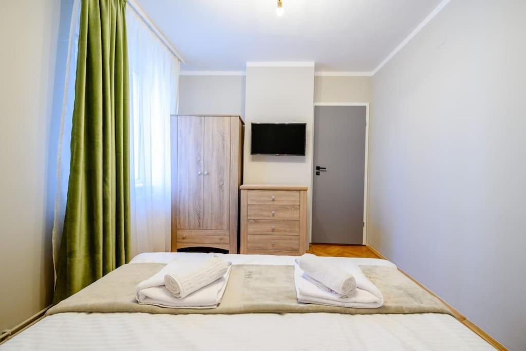 Ferienwohnung Smiling Heaven Bukarest Exterior foto